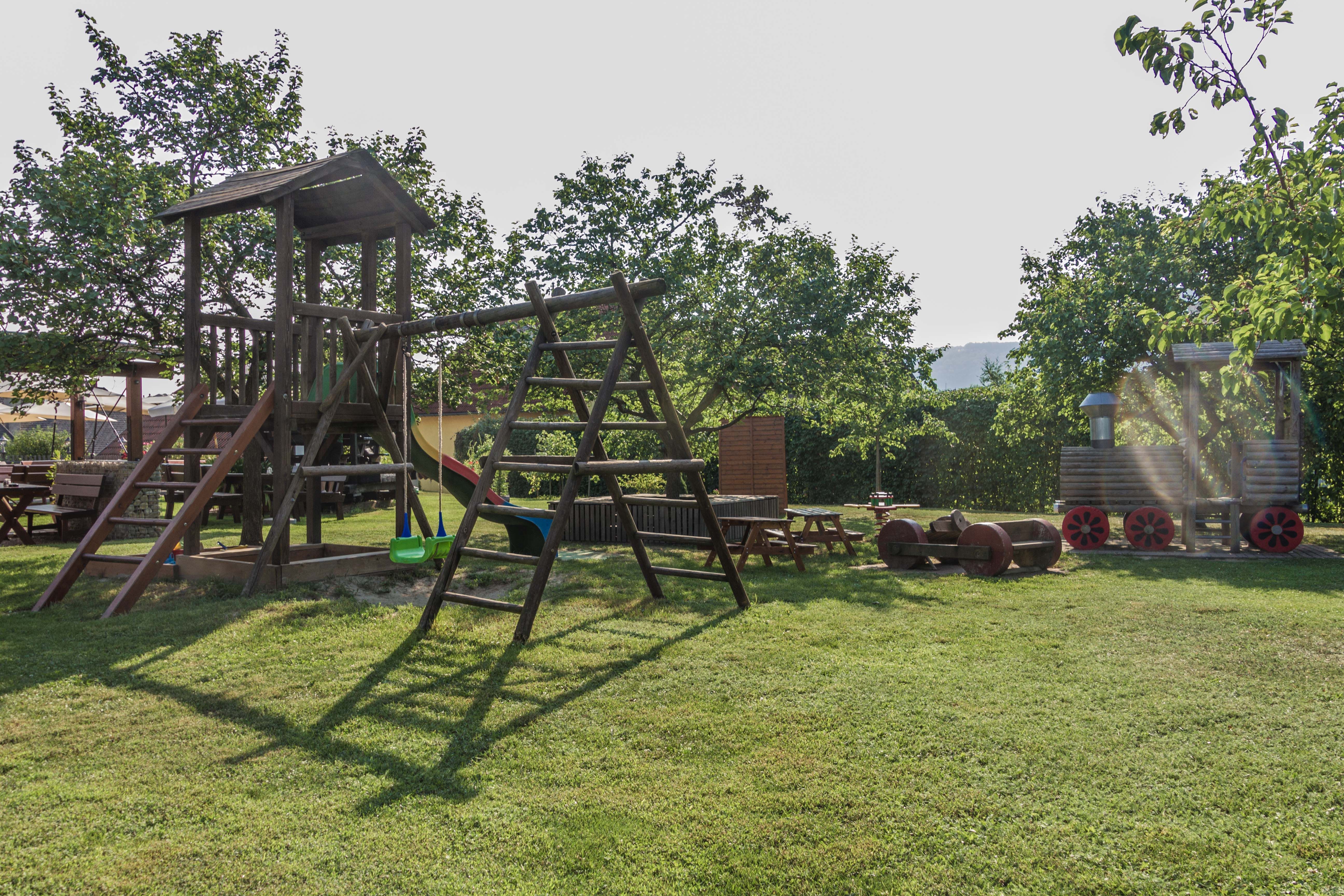Kinderspielplatz beim Heurigenbetrieb Rehrl-Fischer