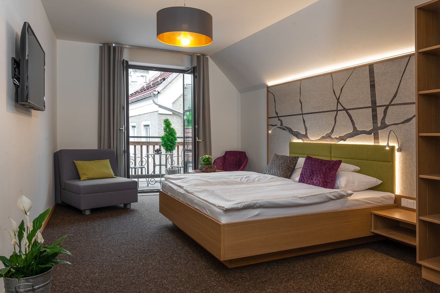 Zimmer mit Balkon