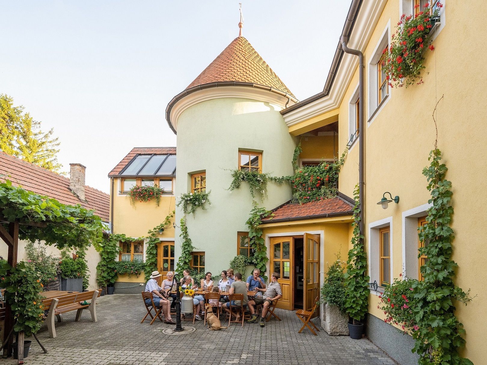 Innenhof, Weingut Herzog, Brunngasse, Bad Vöslau