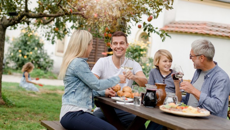 Top-Heuriger Sommergewinnspiel, © Niederösterreich Werbung/schwarz-koenig.at